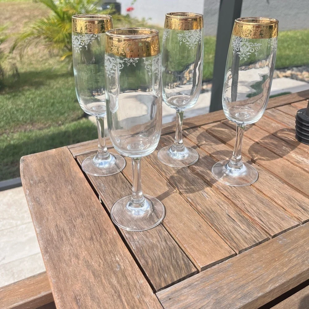 Set Of  4 Gold Rimmed Champagne Flutes- J Preziosi lavorato a mano